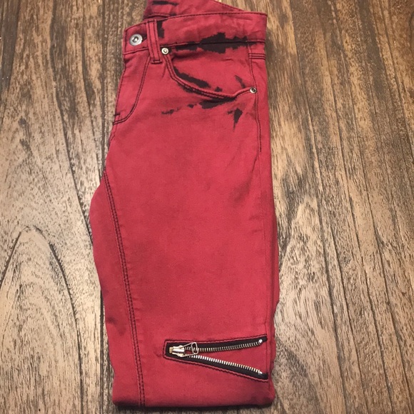 Denim - Red-violet blk wash skinny jeans with zippers XS-S